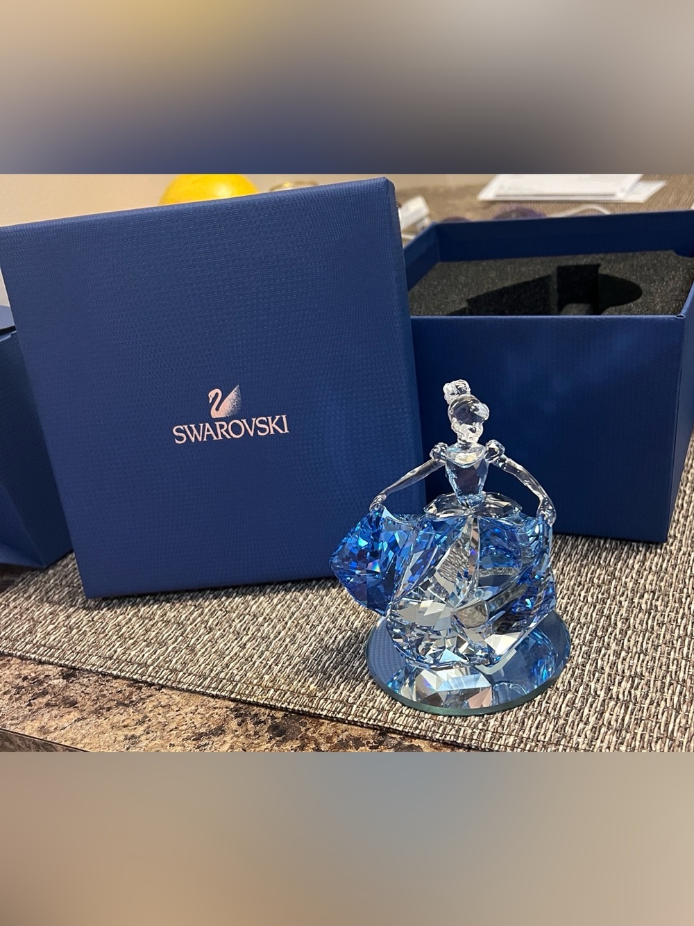 Swarovski Disney Cinderella 2015 Crystal Figurine - Picture 2 of 5